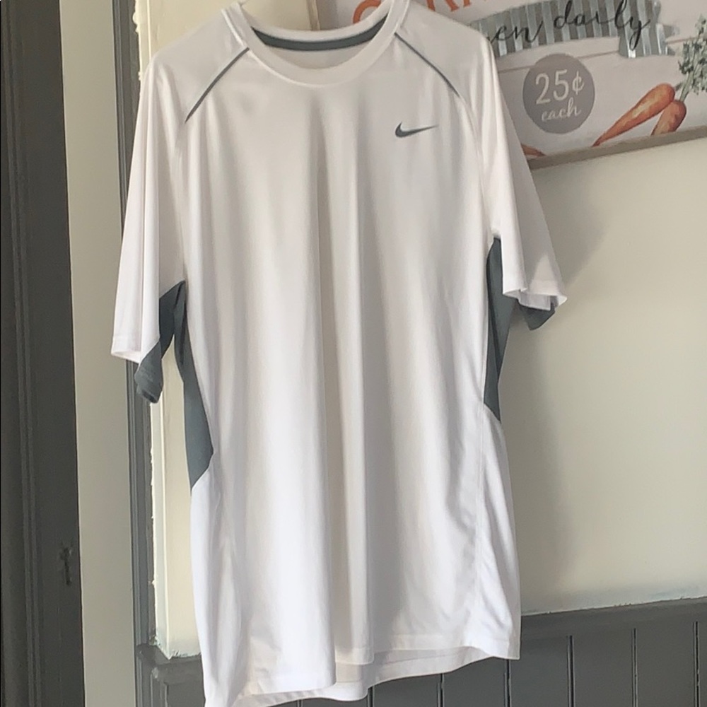 nike t shirt